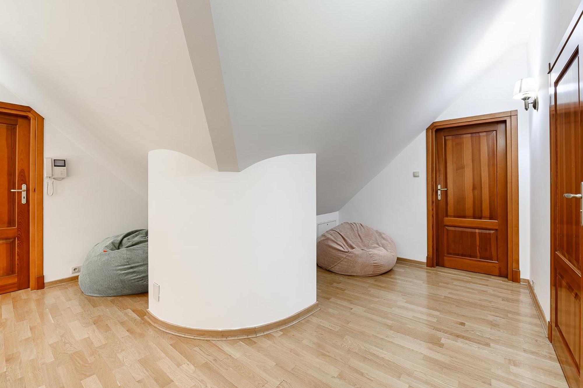 Lumina Luxury House In