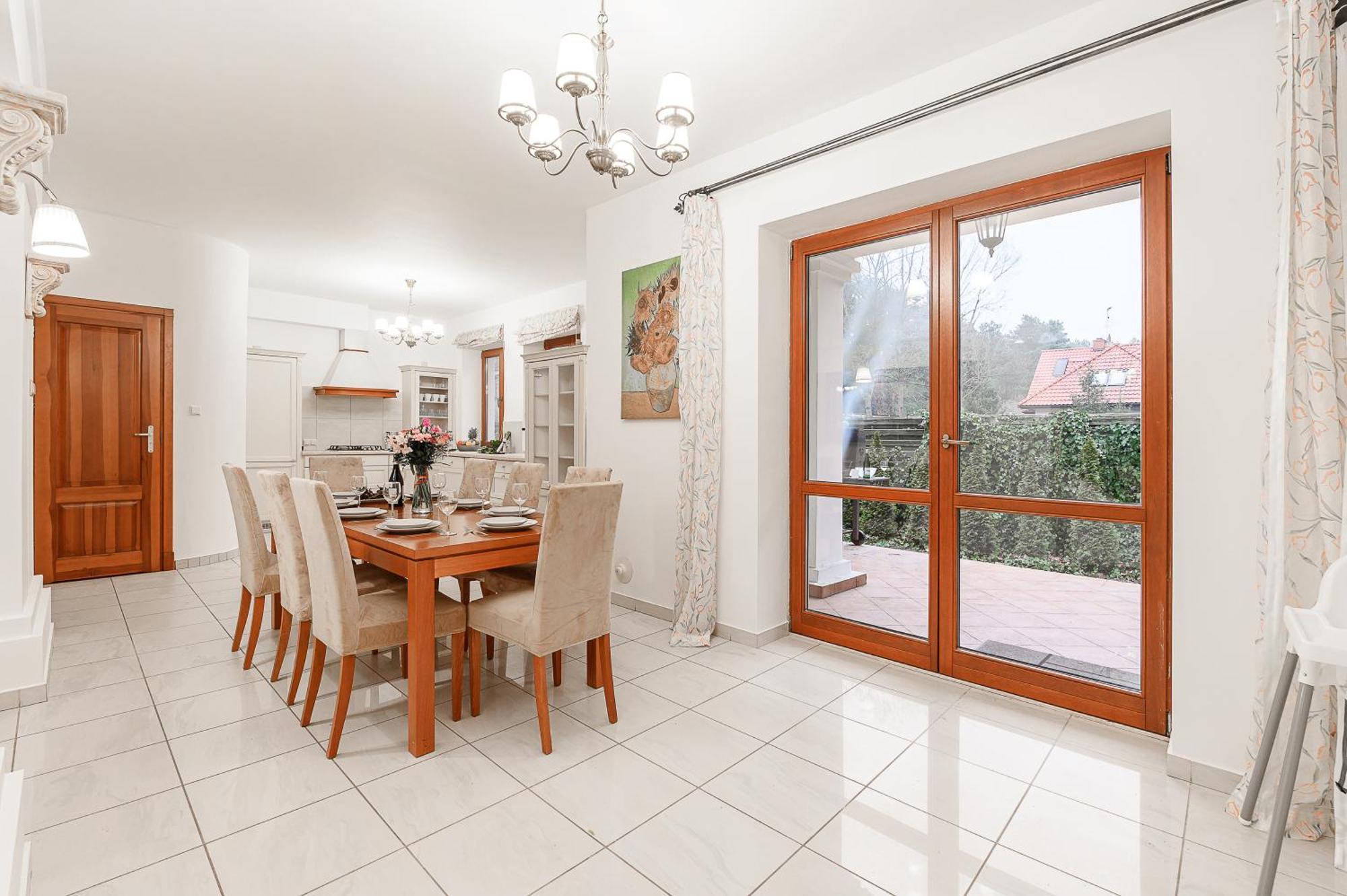 Villa Lumina Luxury House In